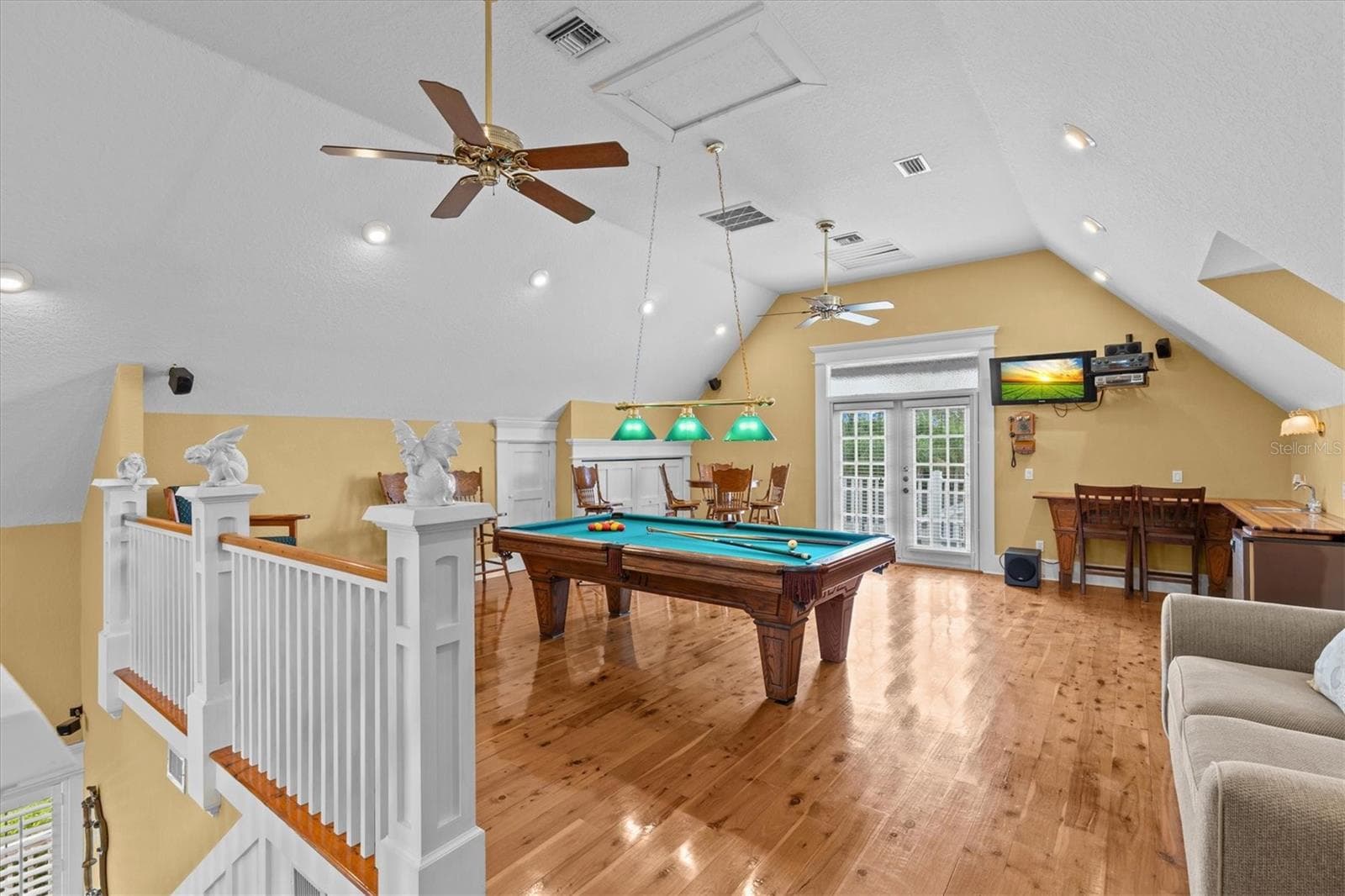 Loft - 195 SPRING LAKE HWY, BROOKSVILLE
