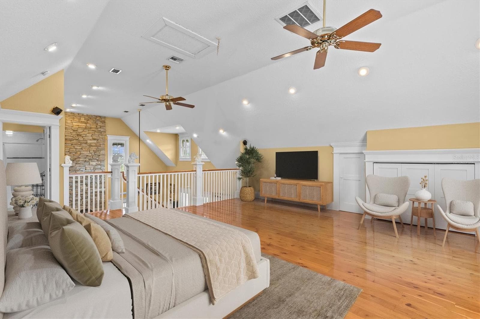 Virtually Staged Loft with possible Bedroom with no modifications - 195 SPRING LAKE HWY, BROOKSVILLE