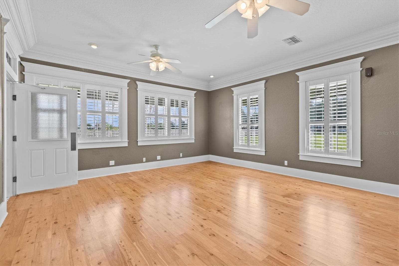 One of the Primary Bedroom Suites - 195 SPRING LAKE HWY, BROOKSVILLE