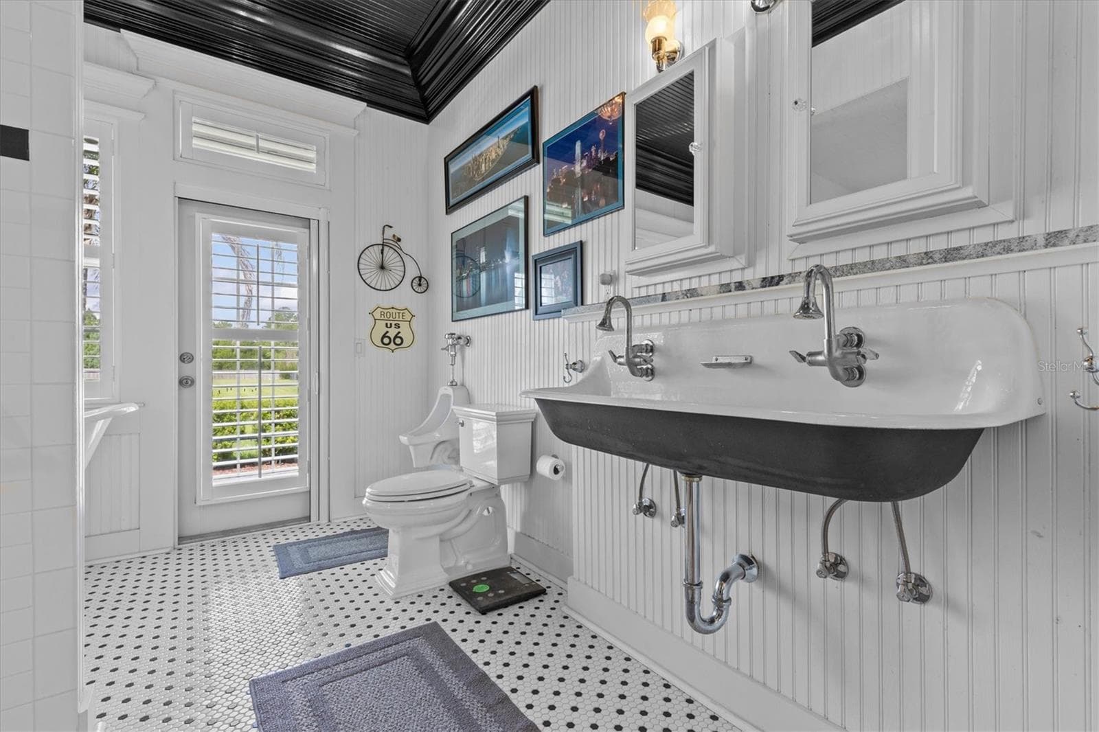One of the Primary Bathrooms - 195 SPRING LAKE HWY, BROOKSVILLE