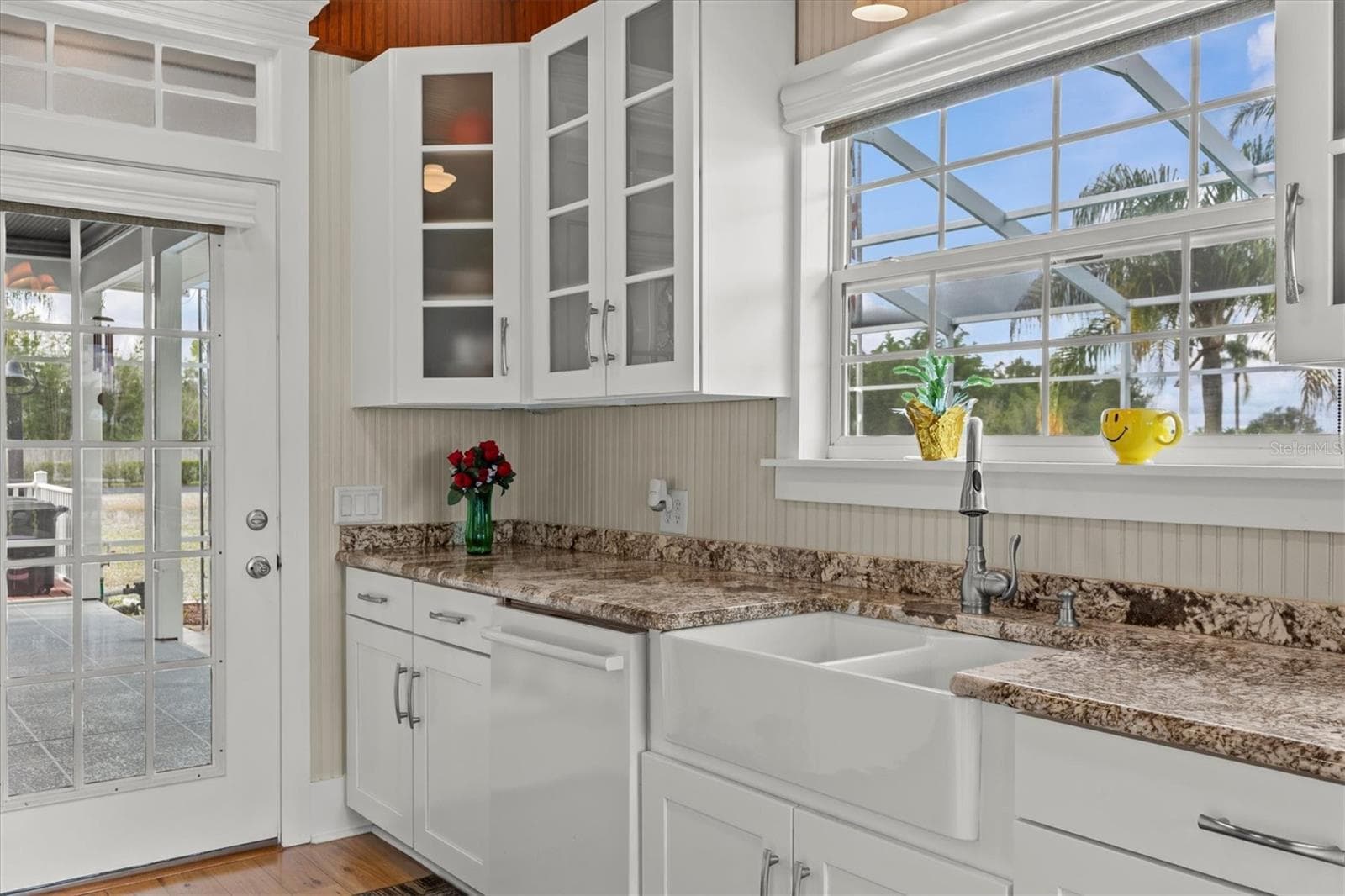 White Kitchen - 195 SPRING LAKE HWY, BROOKSVILLE