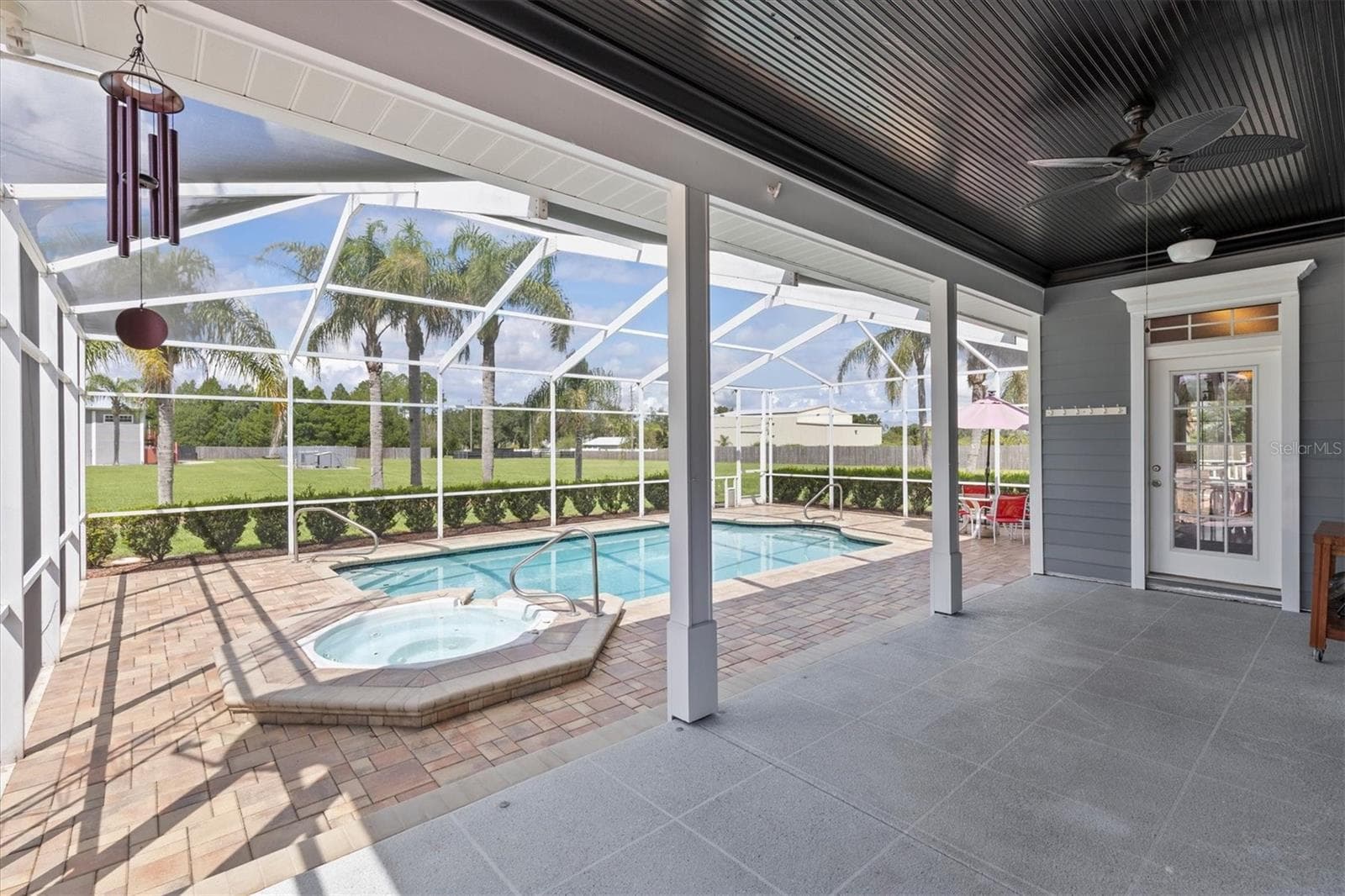 Covered Back Porch - 195 SPRING LAKE HWY, BROOKSVILLE
