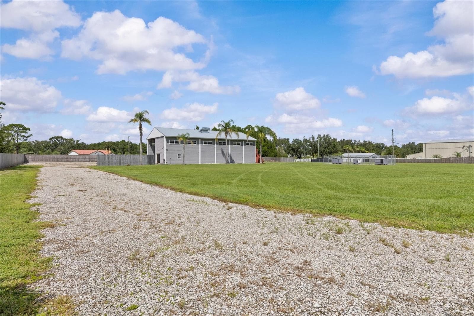 Road to RV Barn - 195 SPRING LAKE HWY, BROOKSVILLE