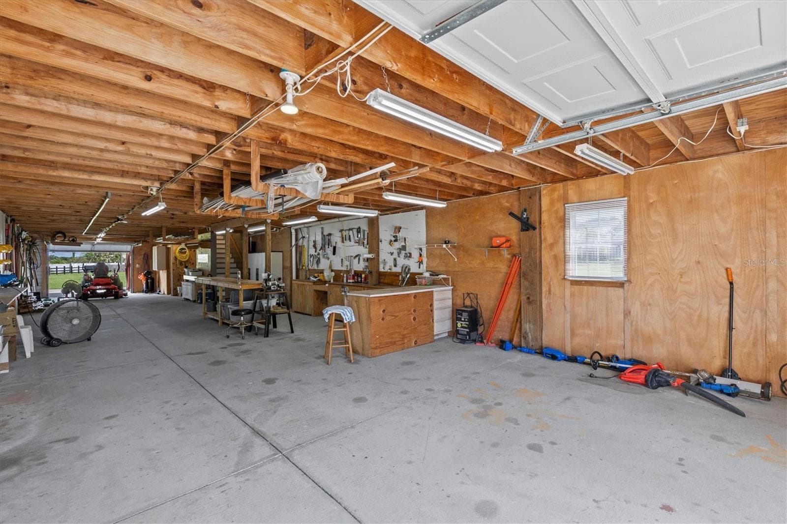 Workshop - 195 SPRING LAKE HWY, BROOKSVILLE