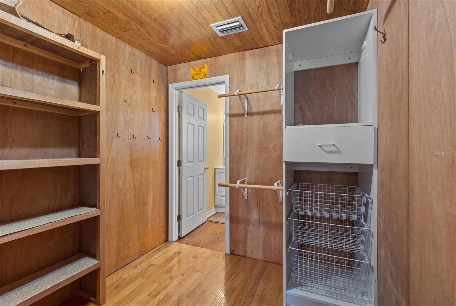 Studio - Closet - 195 SPRING LAKE HWY, BROOKSVILLE