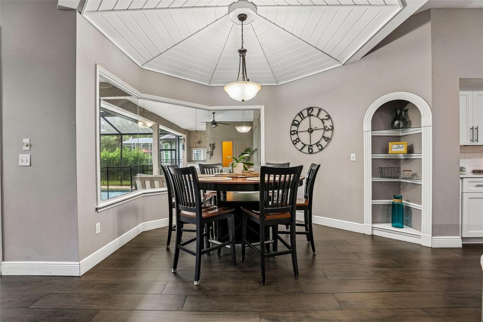 Von Jacobs Ceiling Detail - 1522 EAGLE NEST CIR, WINTER SPRINGS
