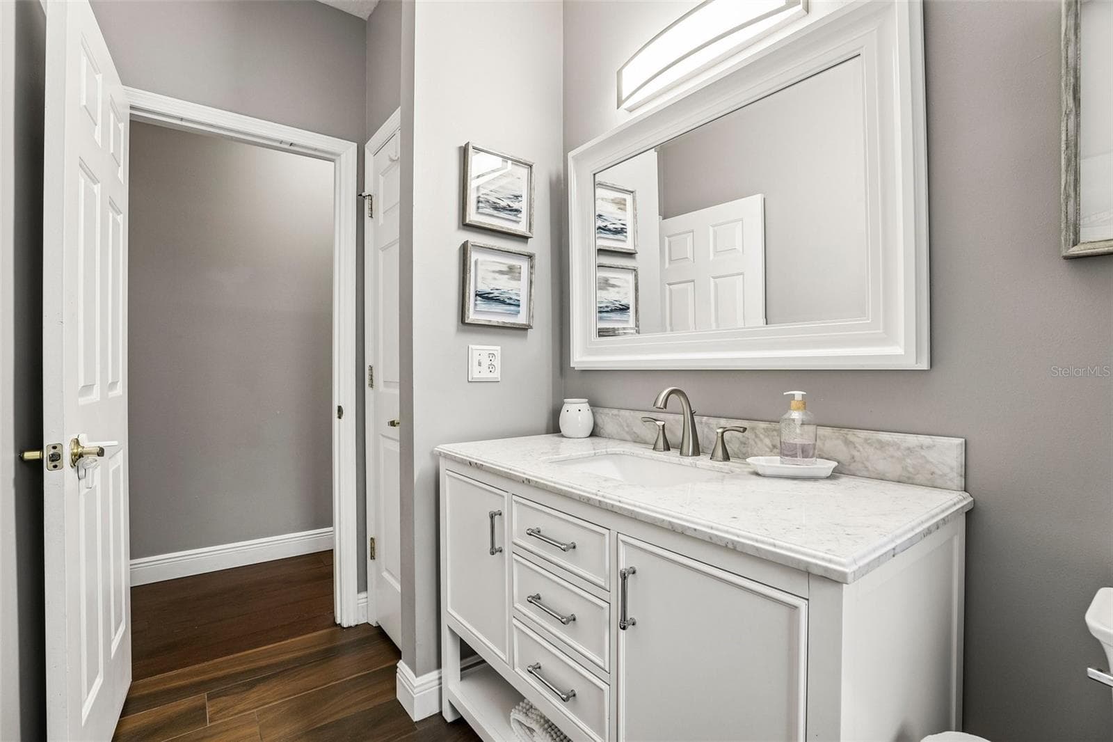 Bathroom 2, In Between Bedrooms 2 & 3 - 1522 EAGLE NEST CIR, WINTER SPRINGS