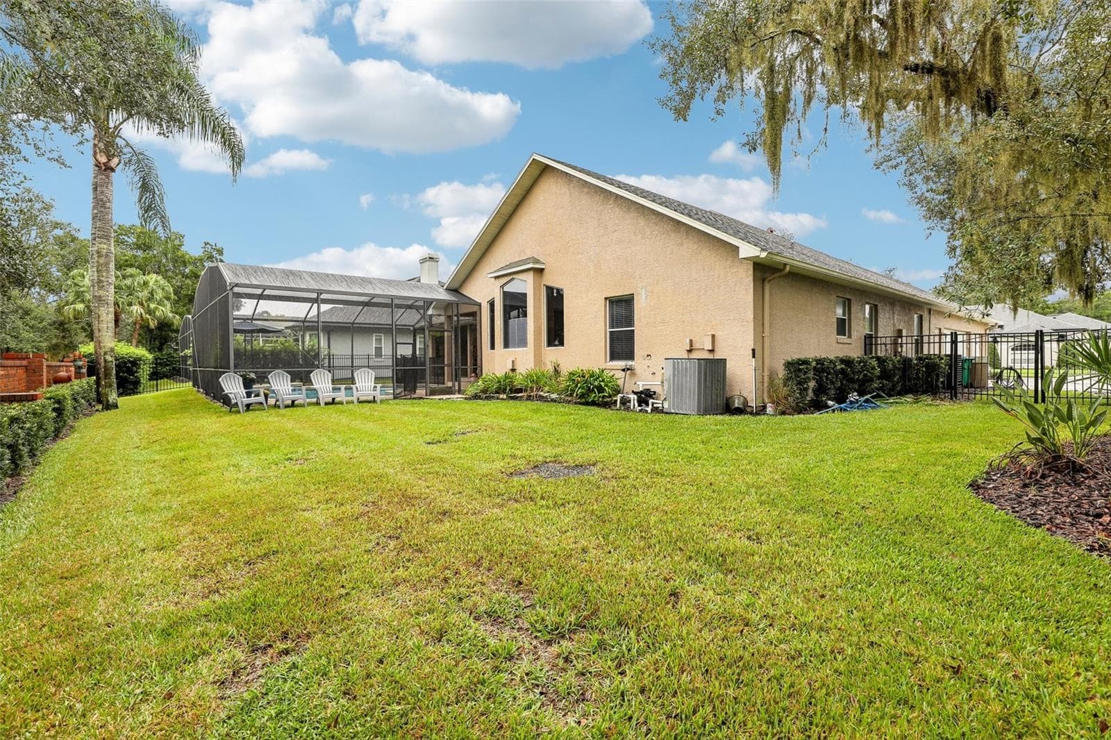 Plenty of Side yard! - 1522 EAGLE NEST CIR, WINTER SPRINGS
