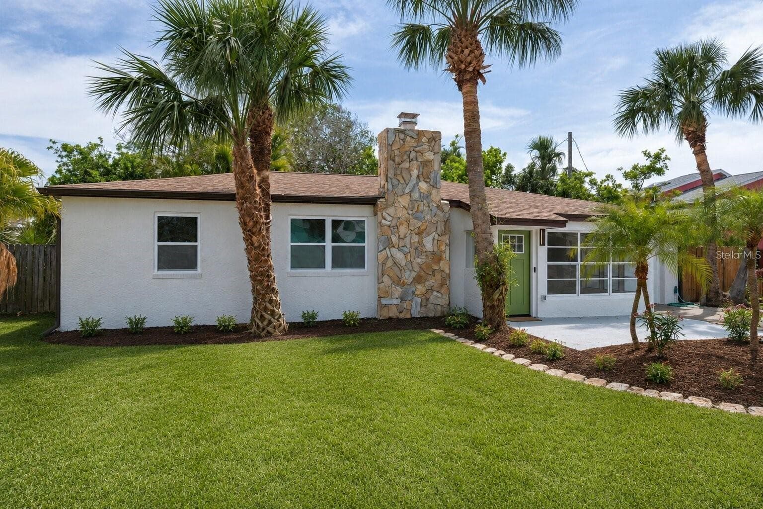 Single Family Residence at 108 5TH ST, BELLEAIR BEACH, photo 4 of 54