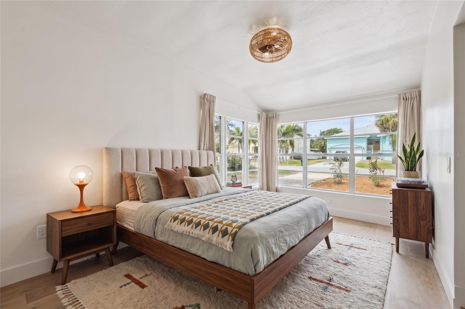 bonus room for room/office - 108 5TH ST, BELLEAIR BEACH