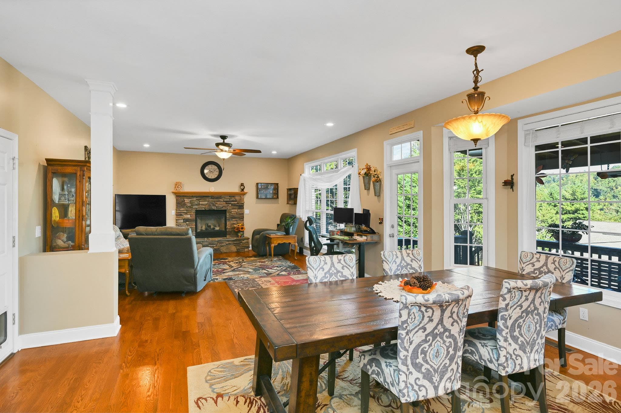 Breakfast & living room - 230 Rivercrest Boulevard, Arden