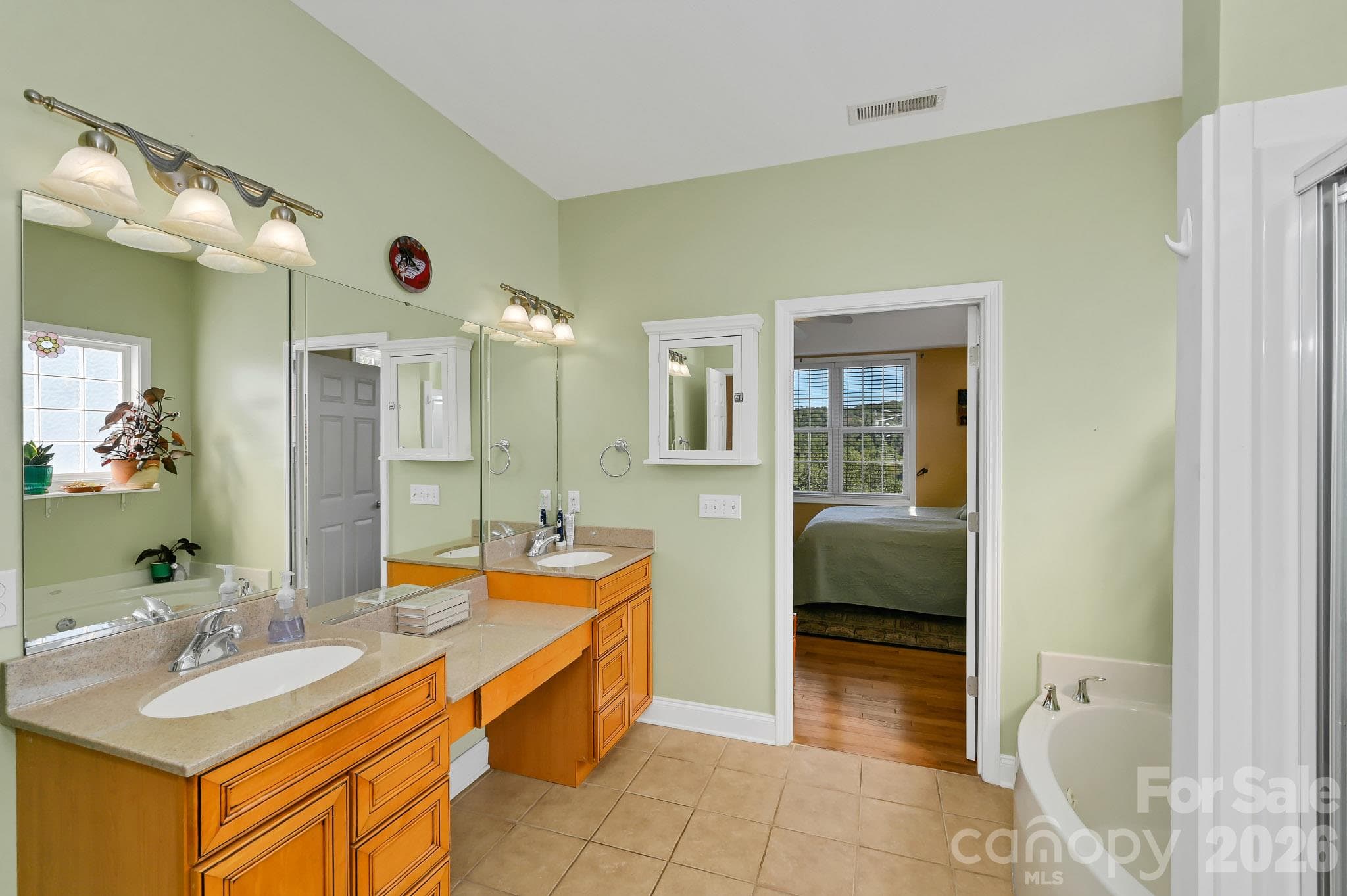 Primary bathroom - 230 Rivercrest Boulevard, Arden