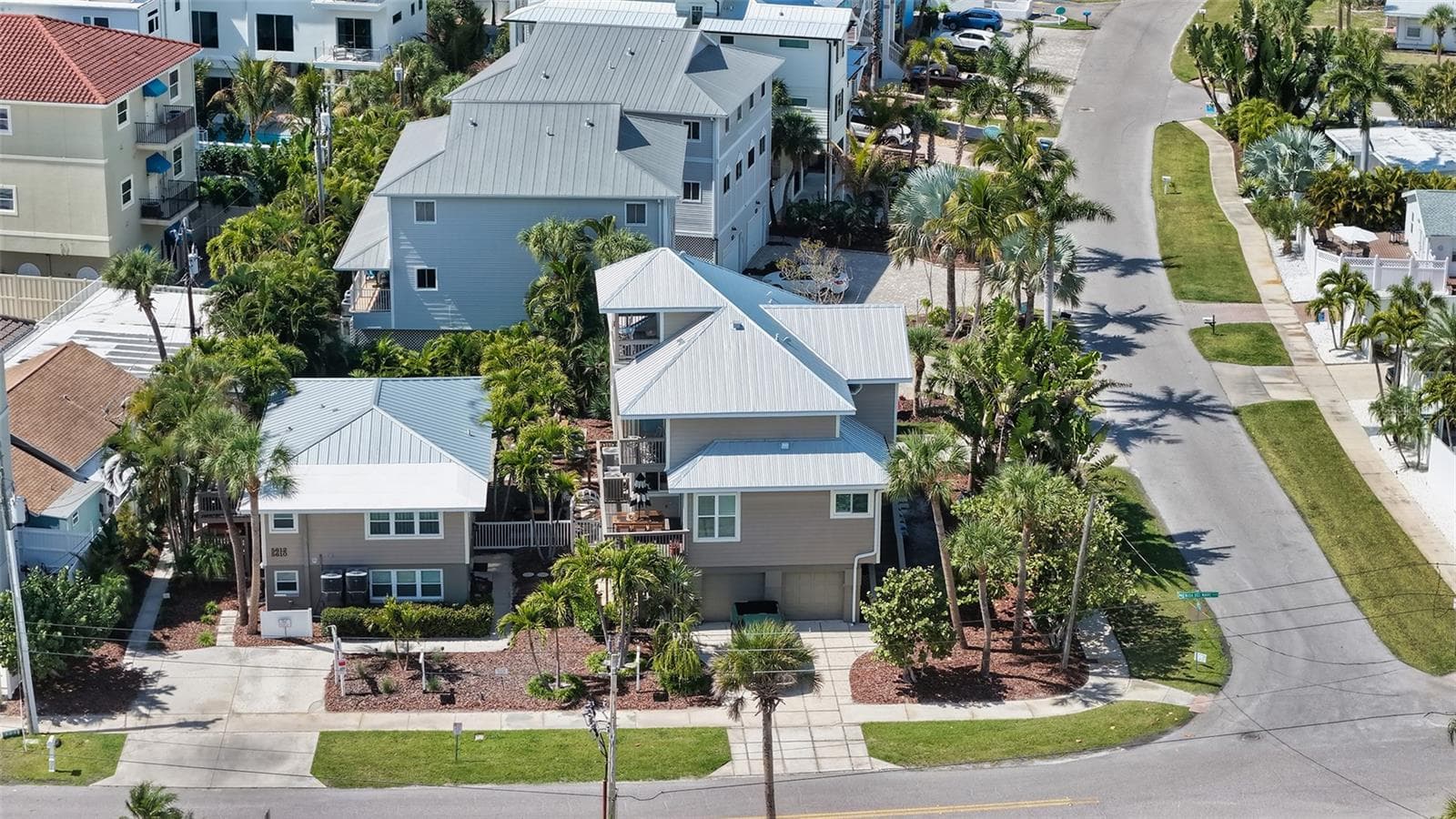 Duplex at 662 CALLE DEL OTONO, SARASOTA, photo 8 of 100