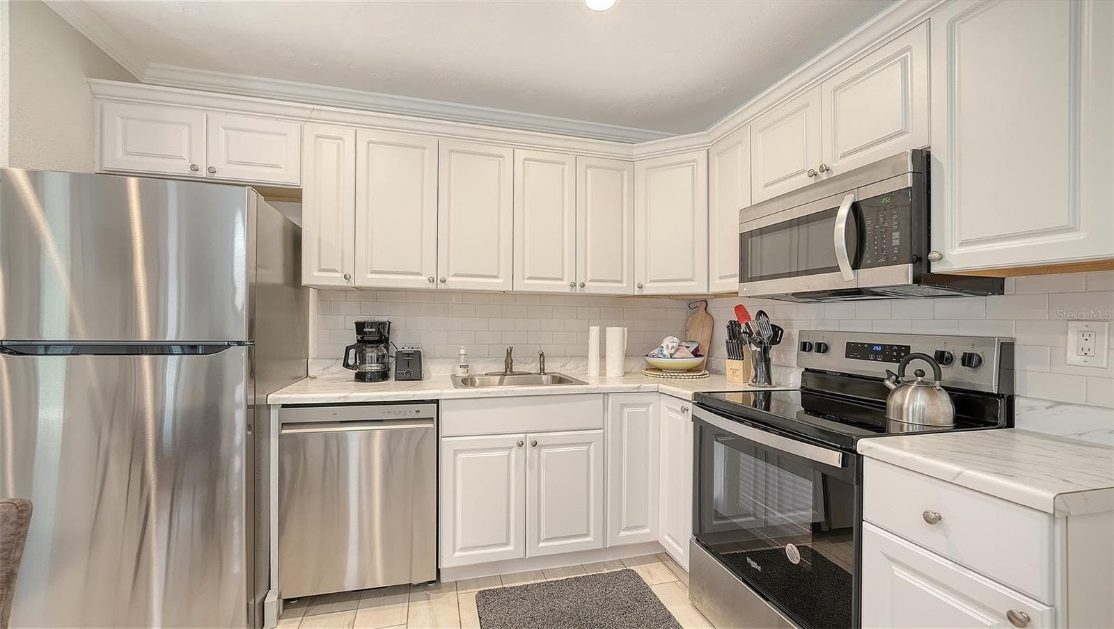 Duplex at 662 CALLE DEL OTONO, SARASOTA, photo 21 of 100