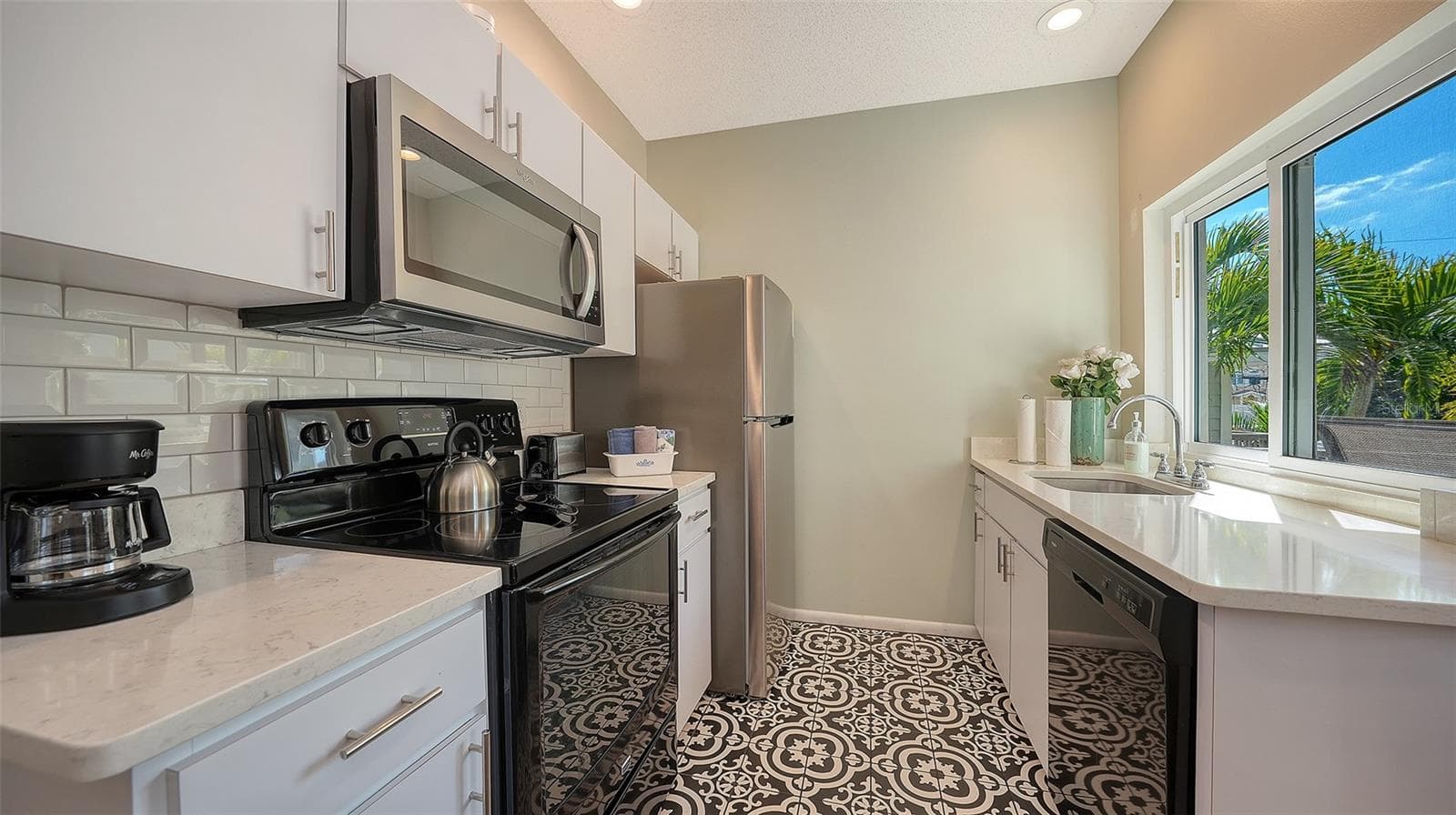 Duplex at 662 CALLE DEL OTONO, SARASOTA, photo 35 of 100