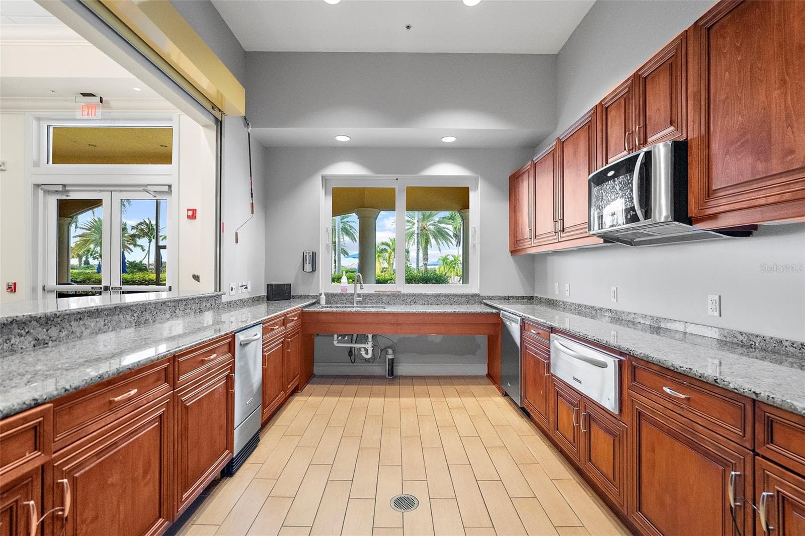 Kitchen for community use and events - 18831 LANUVIO ST, VENICE