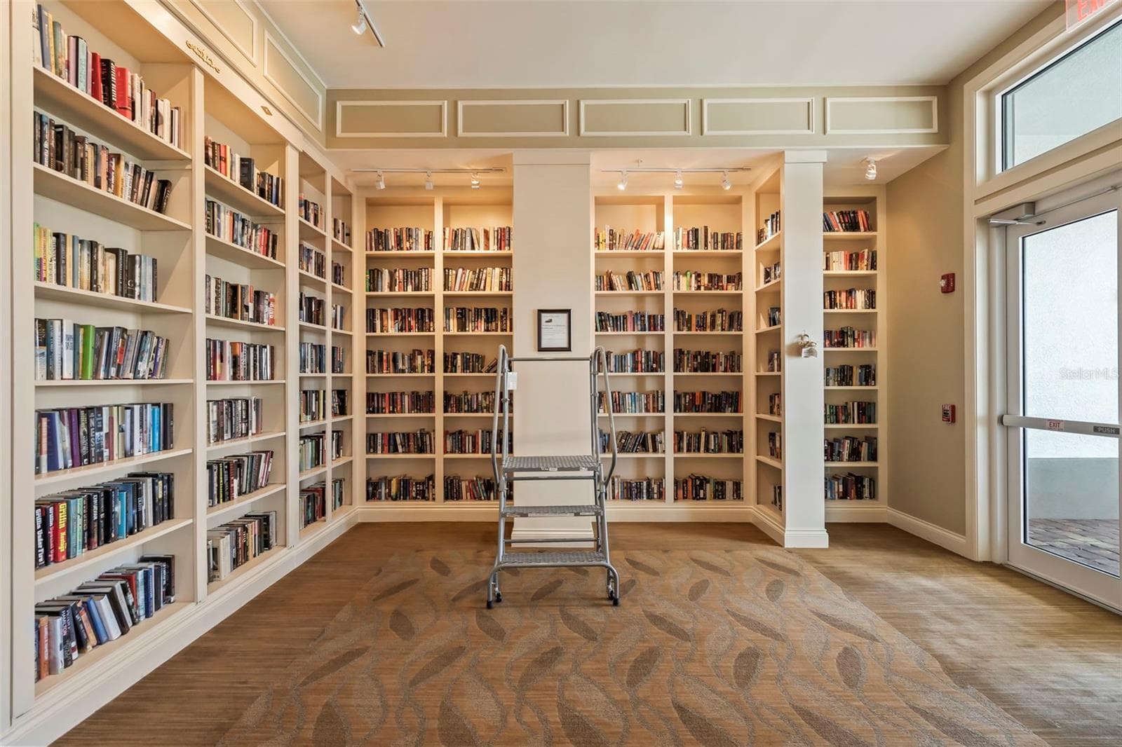 Library in main resort center - 18831 LANUVIO ST, VENICE