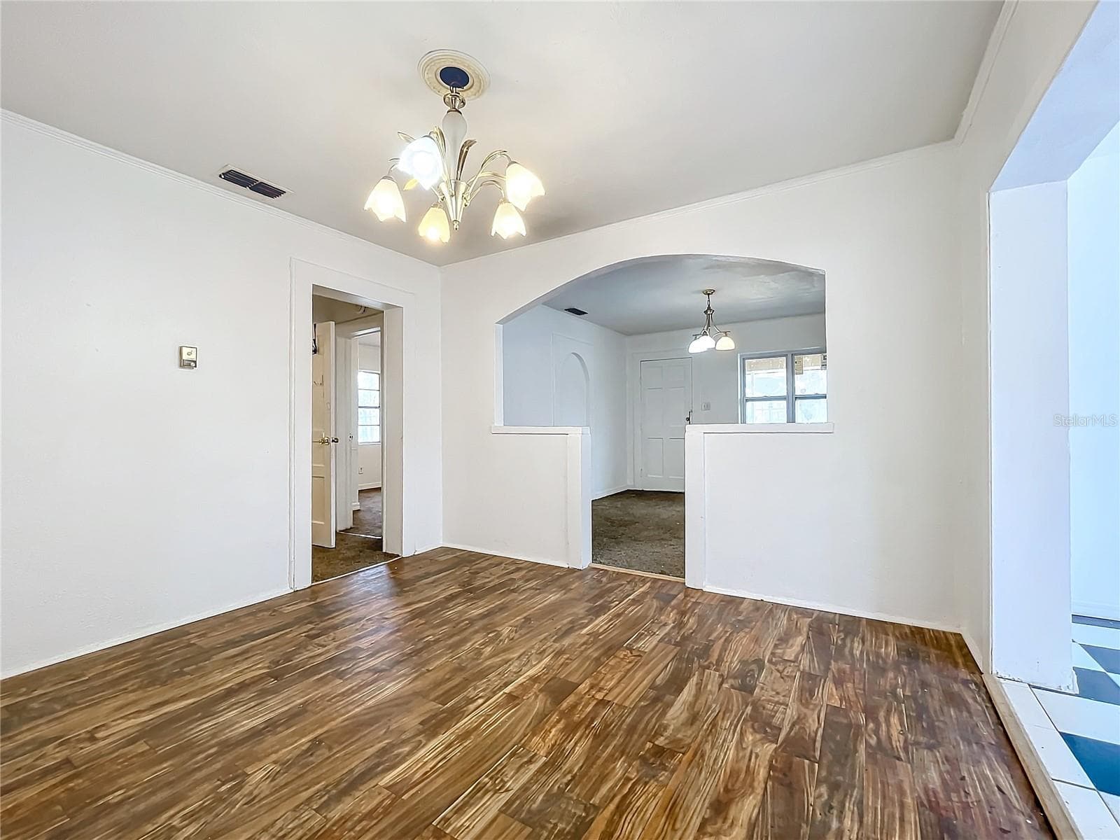 Single Family Residence at 201 N EAST ST, LEESBURG, photo 5 of 13