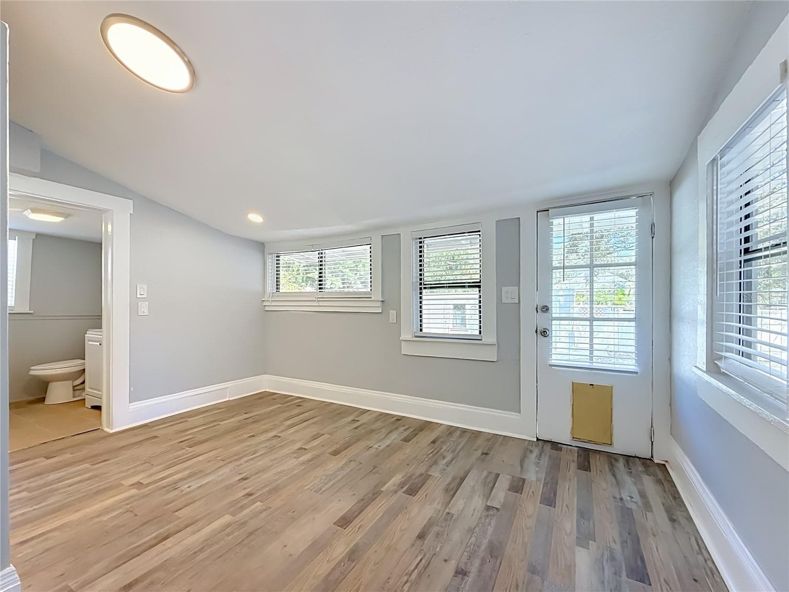 Primary Suite Bedroom with private bath - 509 27TH AVE S, ST PETERSBURG