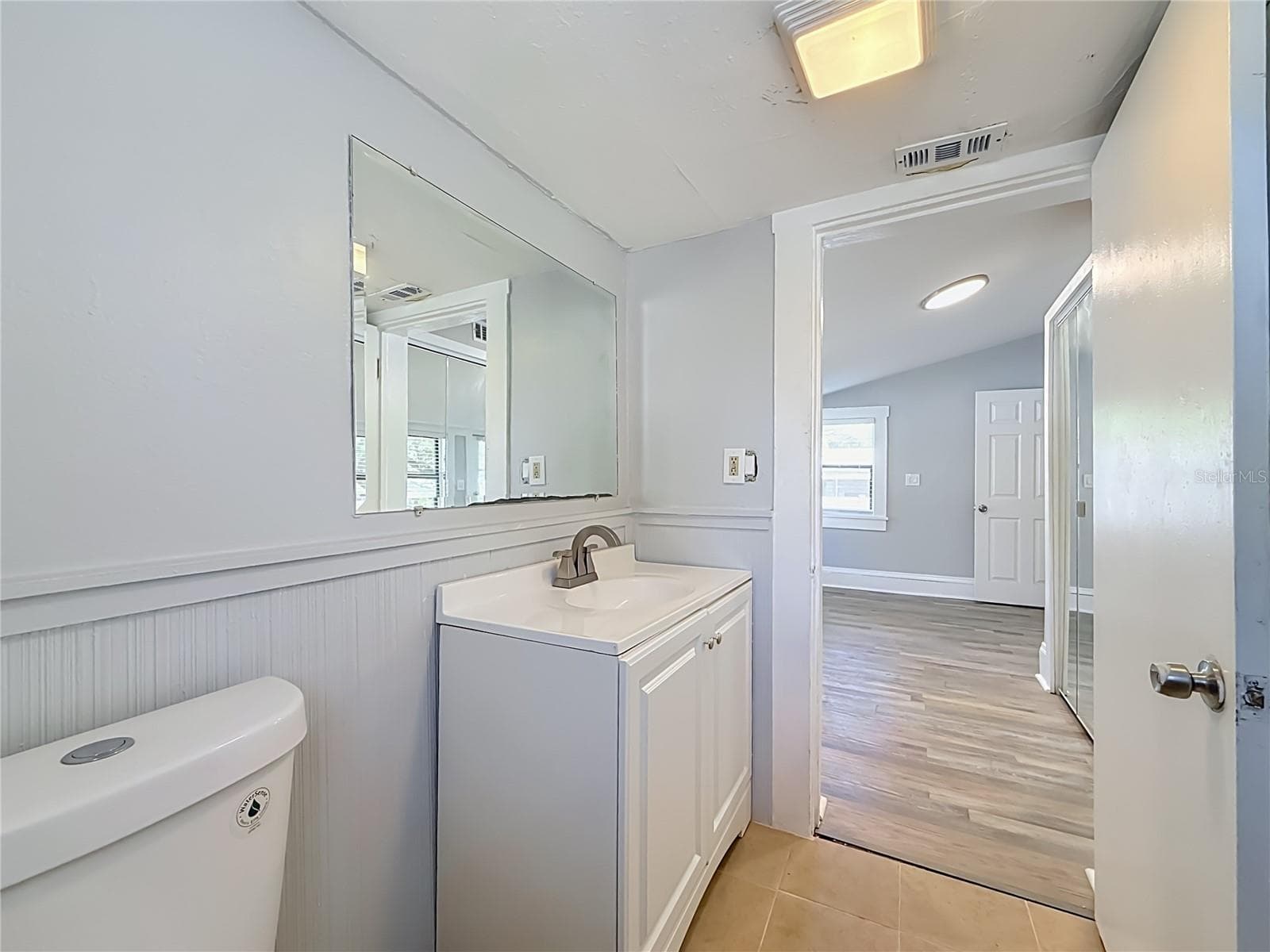 Primary bedroom's  private bath with shower and tub - 509 27TH AVE S, ST PETERSBURG