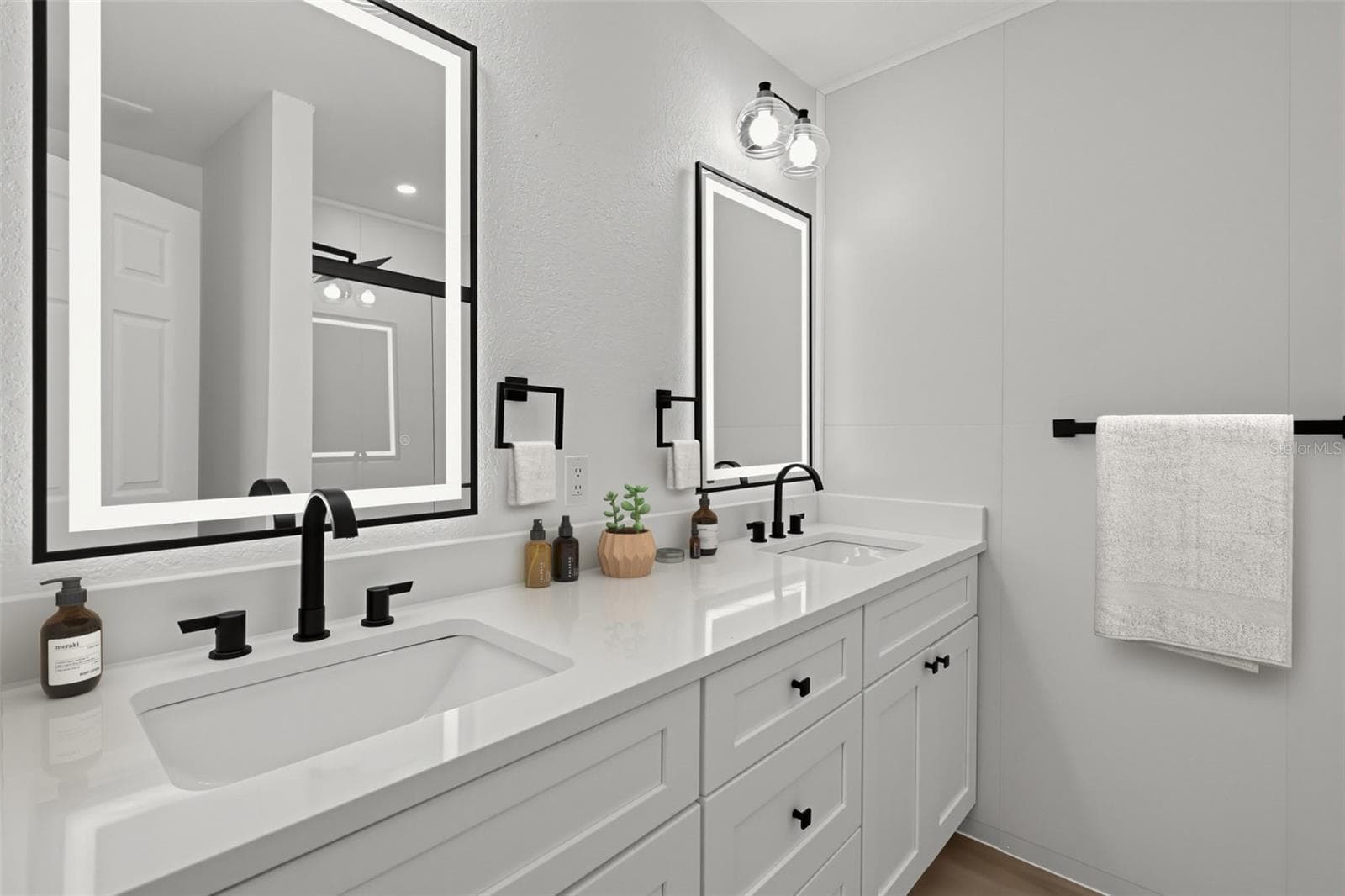 Condominium at 5302 BURNING TREE DR #F02, ORLANDO, photo 11 of 43