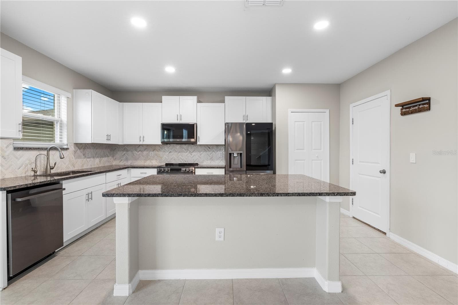 Single Family Residence at 12952 WILDFLOWER MEADOW DR, RIVERVIEW, photo 7 of 71