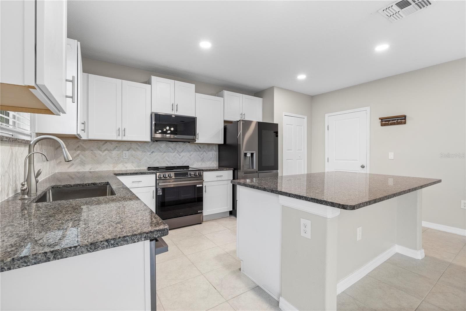 Single Family Residence at 12952 WILDFLOWER MEADOW DR, RIVERVIEW, photo 8 of 71