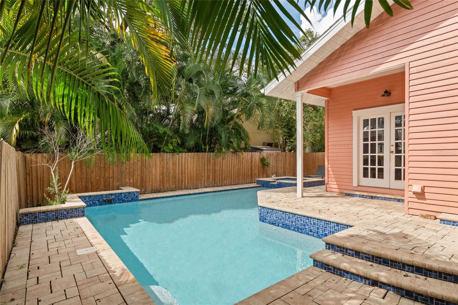 Single Family Residence at 2410 W JETTON AVE, TAMPA, photo 3 of 22