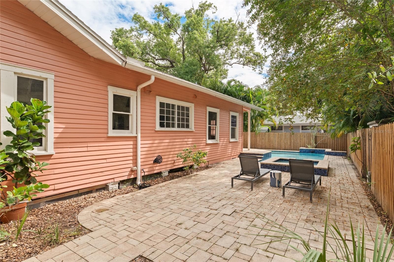 Single Family Residence at 2410 W JETTON AVE, TAMPA, photo 20 of 22