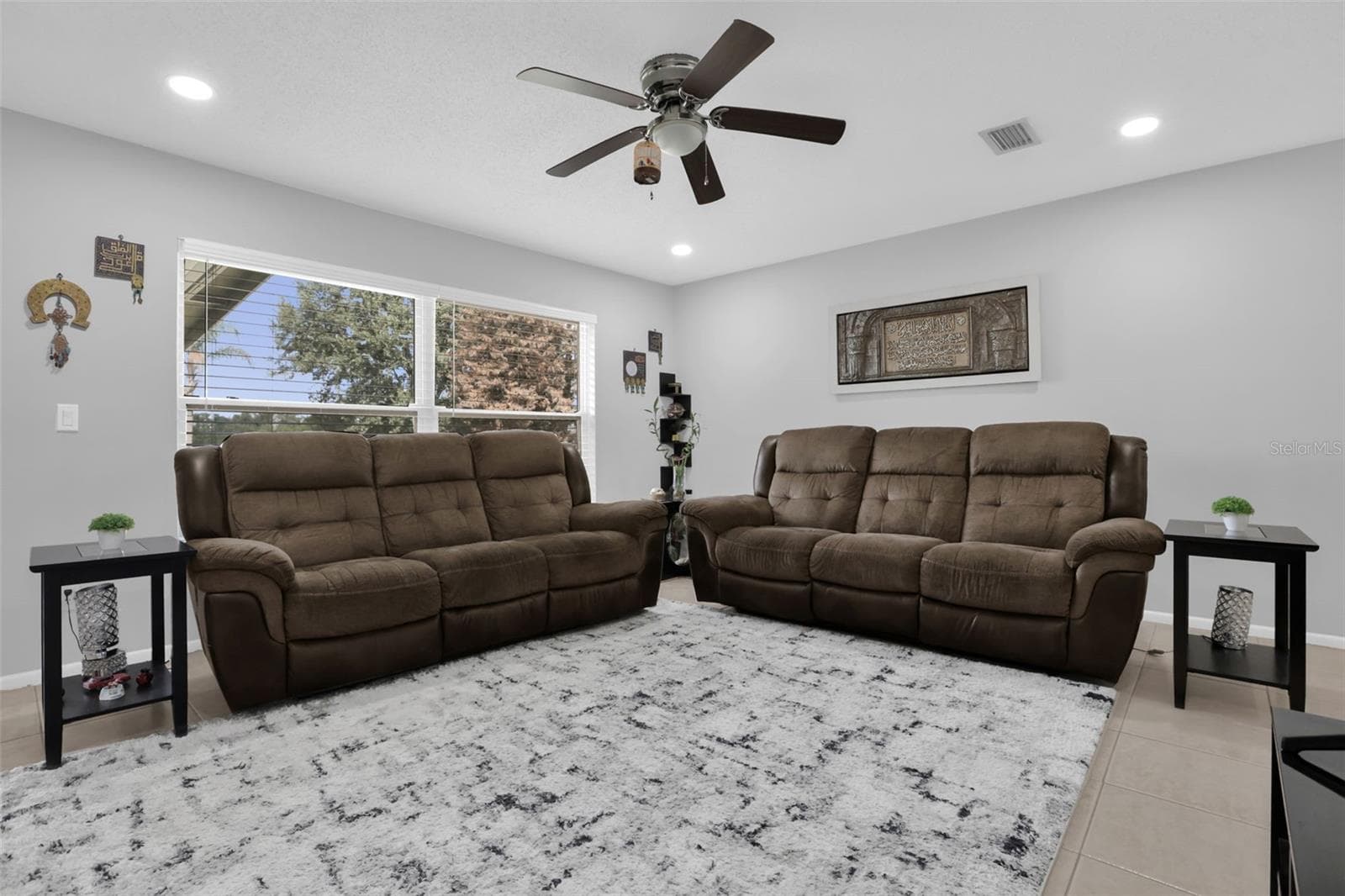Single Family Residence at 14 APPLE HILL HOLW, CASSELBERRY, photo 4 of 33