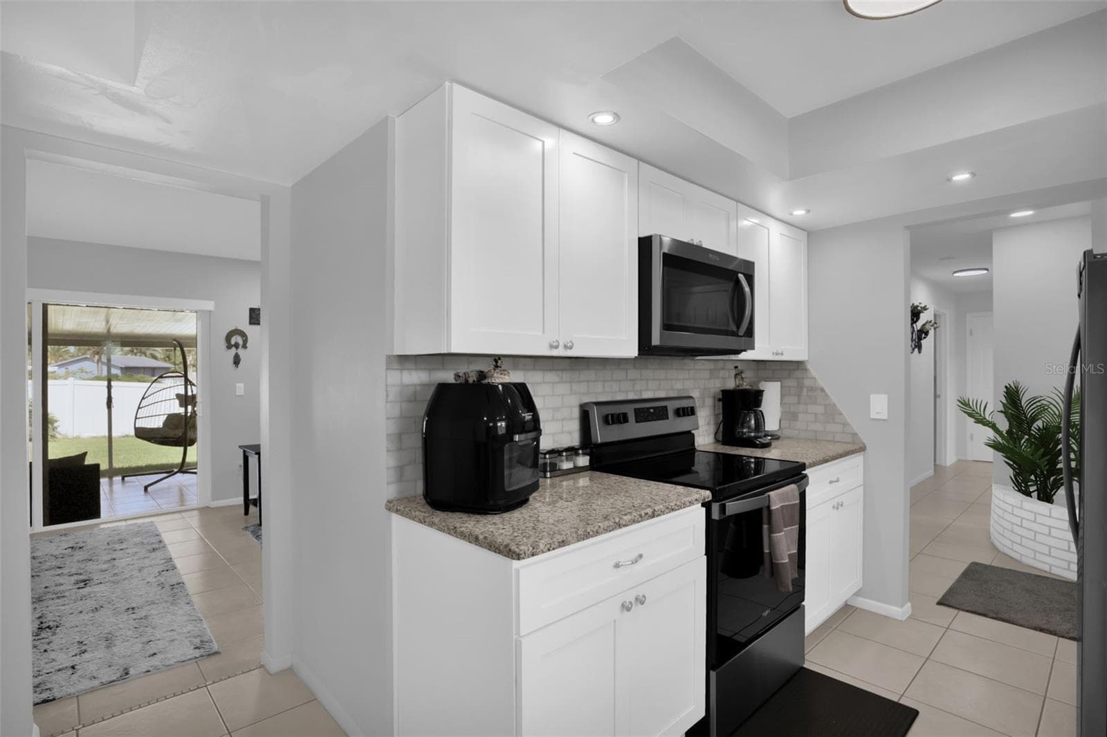 Single Family Residence at 14 APPLE HILL HOLW, CASSELBERRY, photo 11 of 33