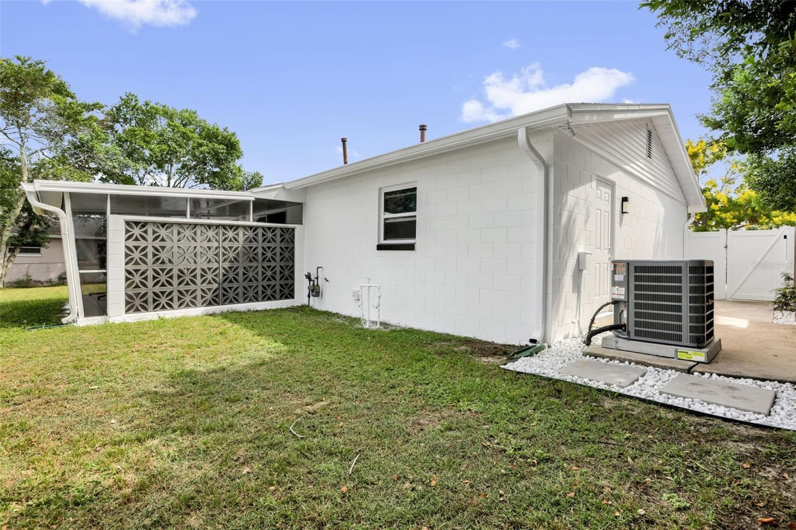 Single Family Residence at 14 APPLE HILL HOLW, CASSELBERRY, photo 31 of 33