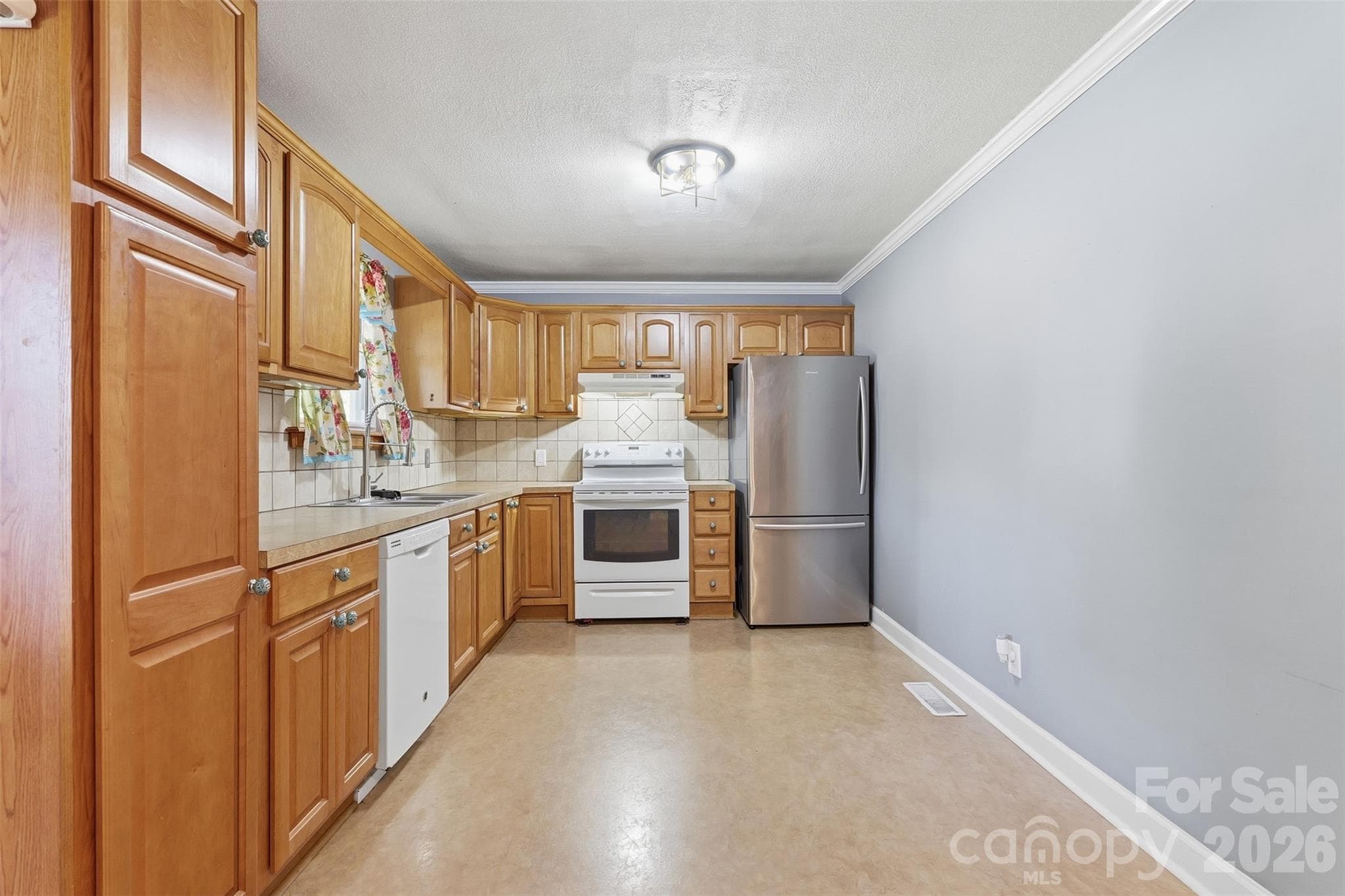 Single Family Residence at 140 Aikman Avenue, Norwood, photo 16 of 36