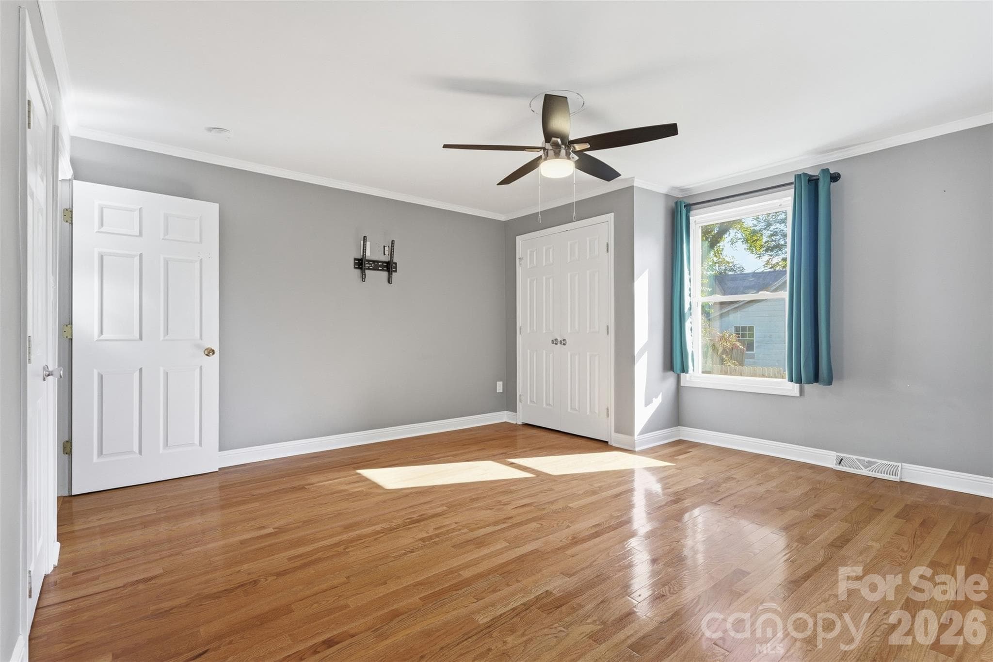 Single Family Residence at 140 Aikman Avenue, Norwood, photo 24 of 36