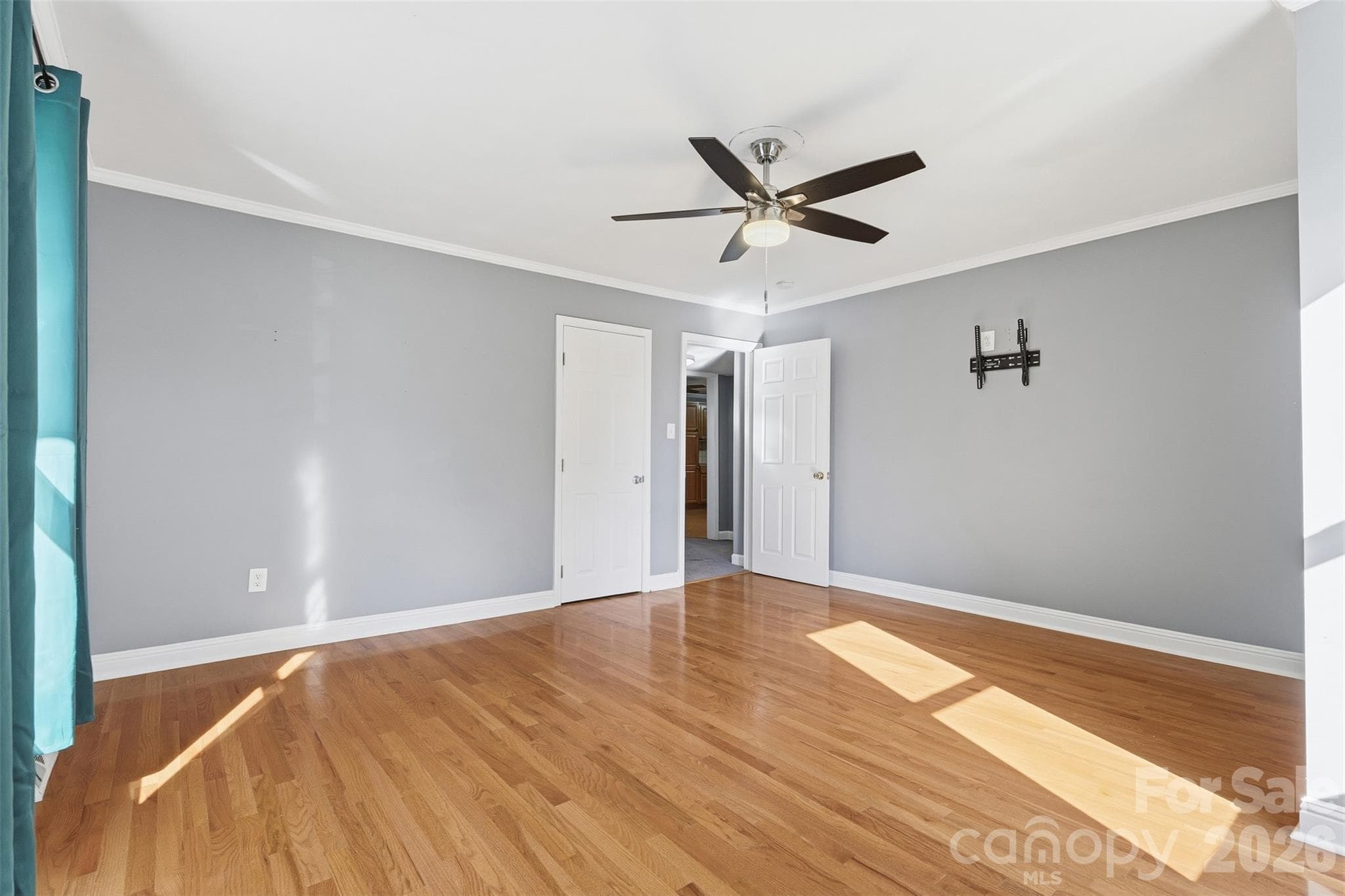 Single Family Residence at 140 Aikman Avenue, Norwood, photo 25 of 36