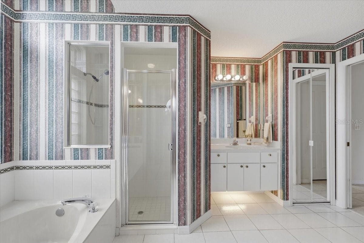 Primary Bathroom with 2 seperate sinks - 65 WOODBURY DR, PALM COAST