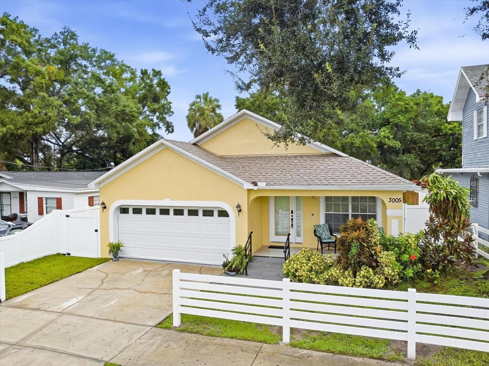 Single Family Residence at 3005 W CHESTNUT ST, TAMPA, photo 3 of 36