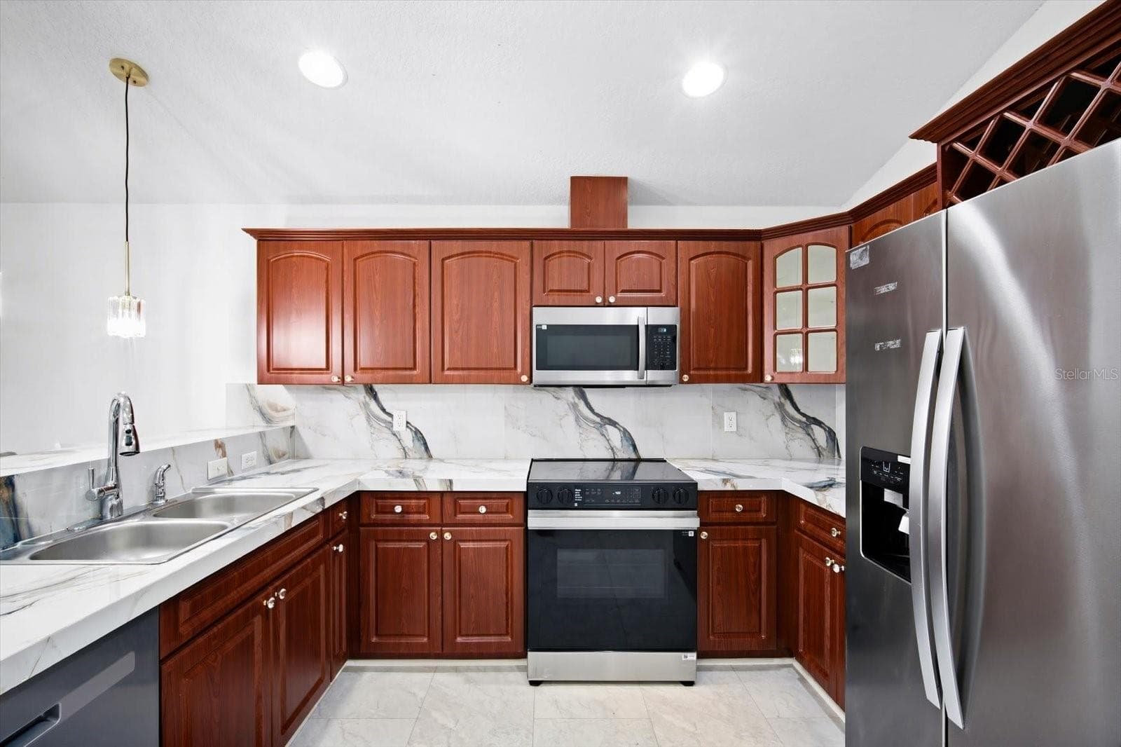 Single Family Residence at 3005 W CHESTNUT ST, TAMPA, photo 12 of 36