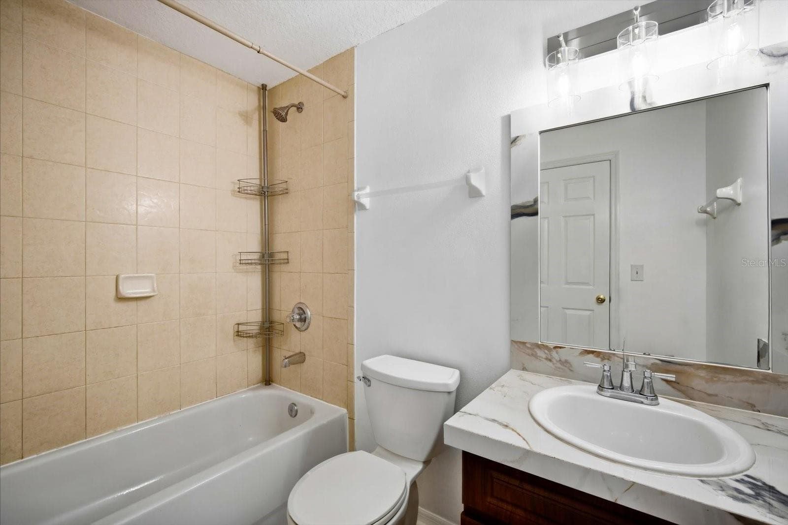 Guest Bathroom - 3005 W CHESTNUT ST, TAMPA