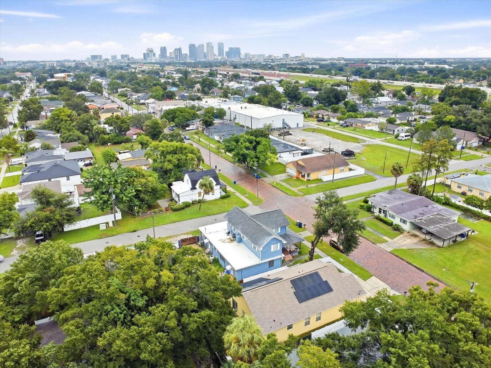Single Family Residence at 3005 W CHESTNUT ST, TAMPA, photo 31 of 36