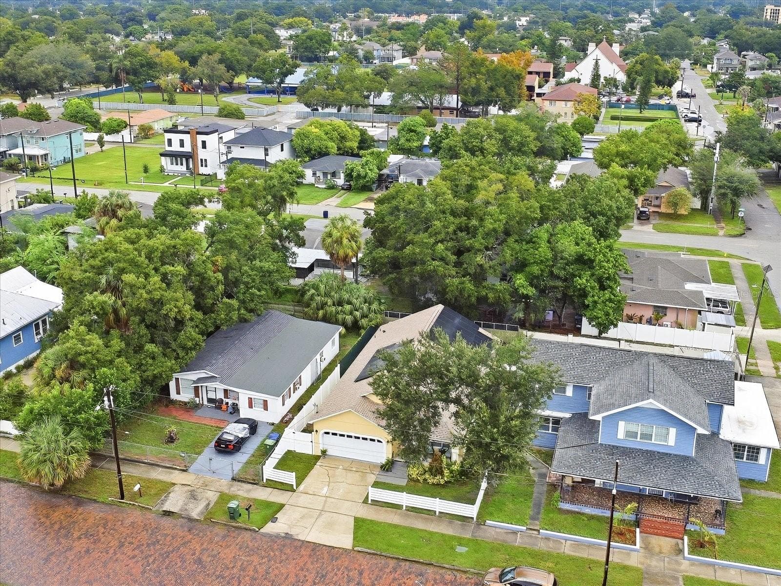 Single Family Residence at 3005 W CHESTNUT ST, TAMPA, photo 32 of 36