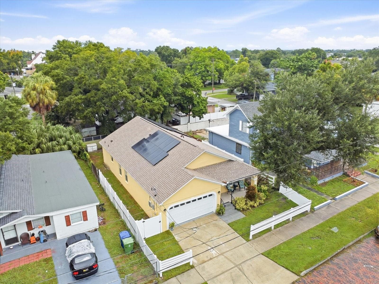 Aerial view of the property - 3005 W CHESTNUT ST, TAMPA