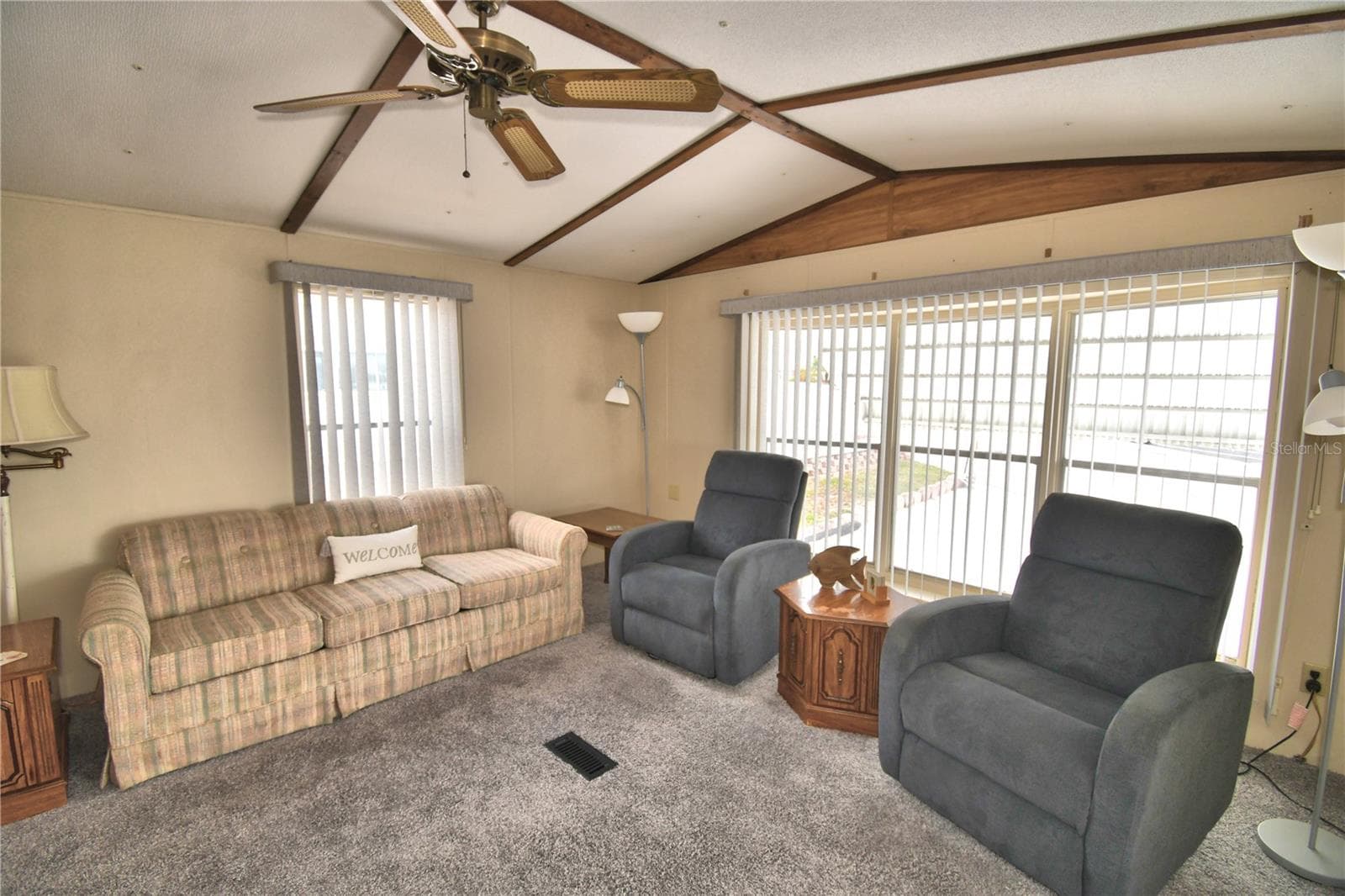 Manufactured Home at 251 PATTERSON RD #D4, HAINES CITY, photo 4 of 40