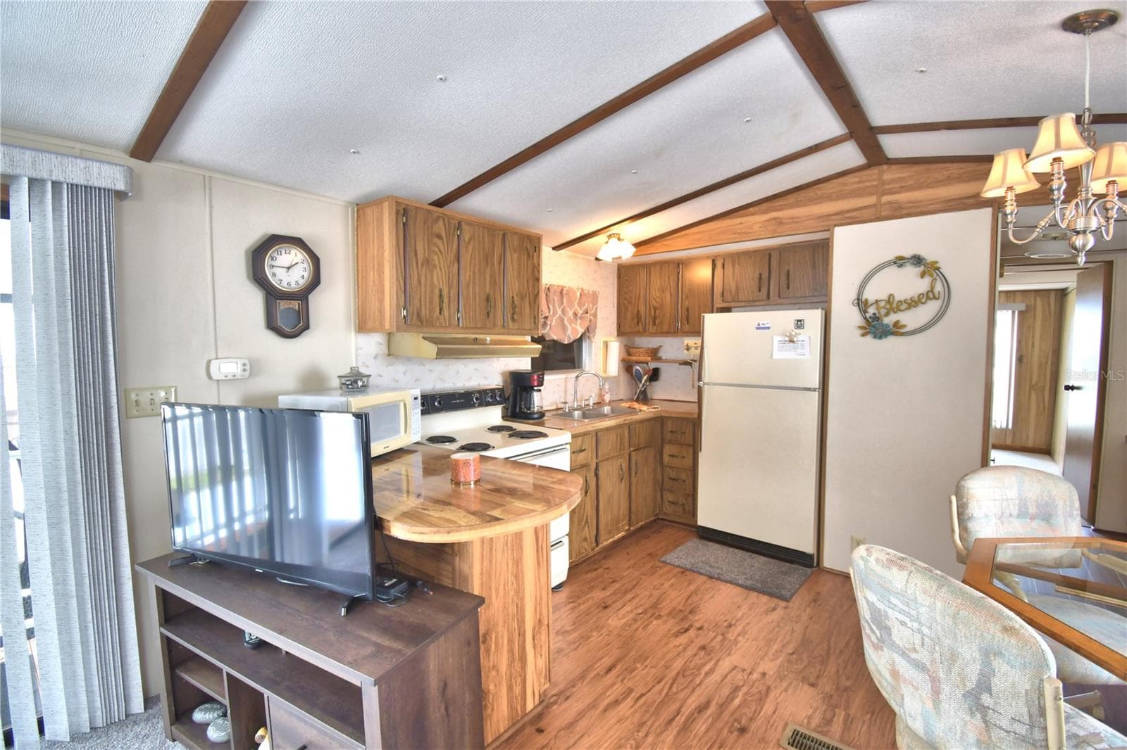 Manufactured Home at 251 PATTERSON RD #D4, HAINES CITY, photo 12 of 40