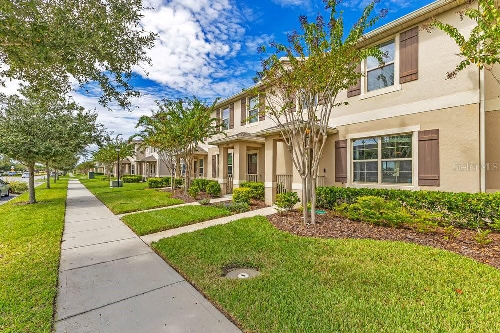 Townhouse at 1881 RED CANYON DR, KISSIMMEE, photo 2 of 34