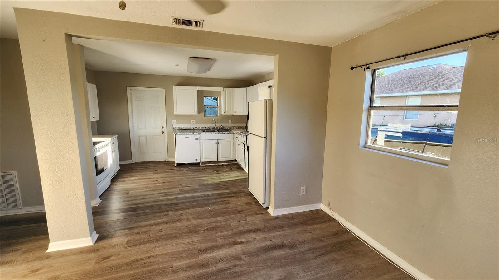Single Family Residence at 4725 KNOLLWOOD DR, PUNTA GORDA, photo 8 of 15