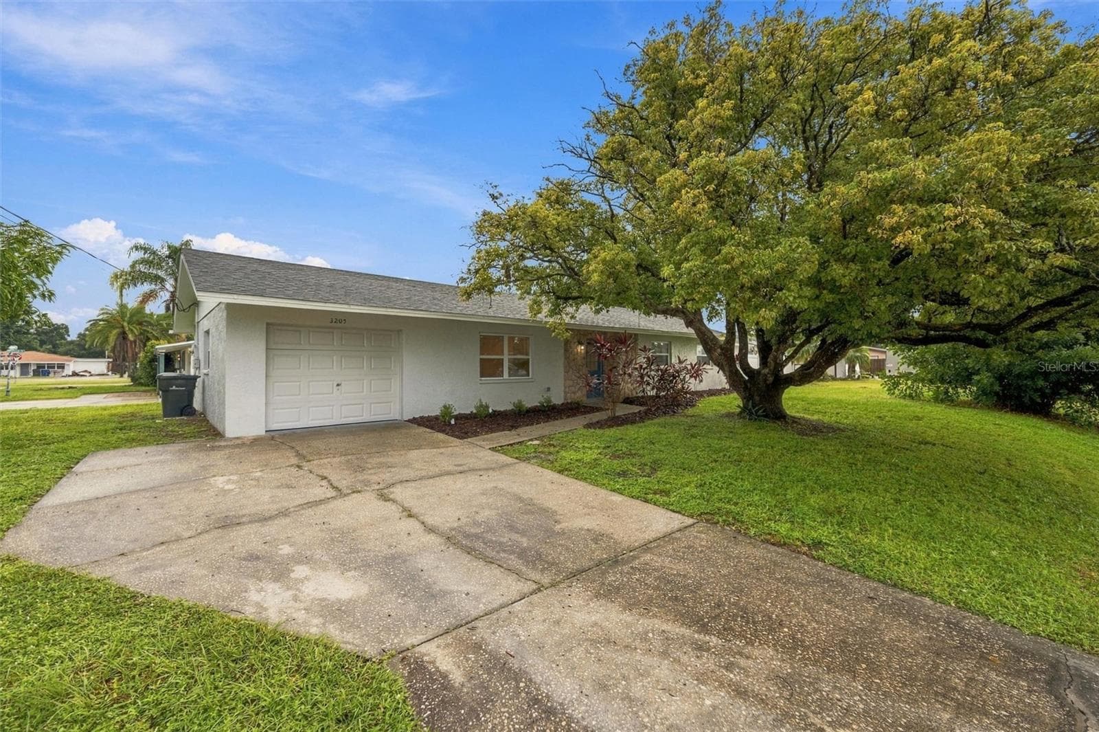 Single Family Residence at 3205 DUNBAR DR, SARASOTA, photo 5 of 41