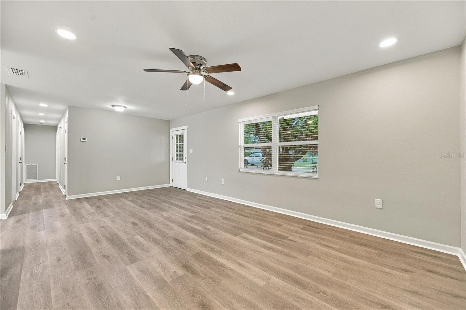 Single Family Residence at 3205 DUNBAR DR, SARASOTA, photo 7 of 41