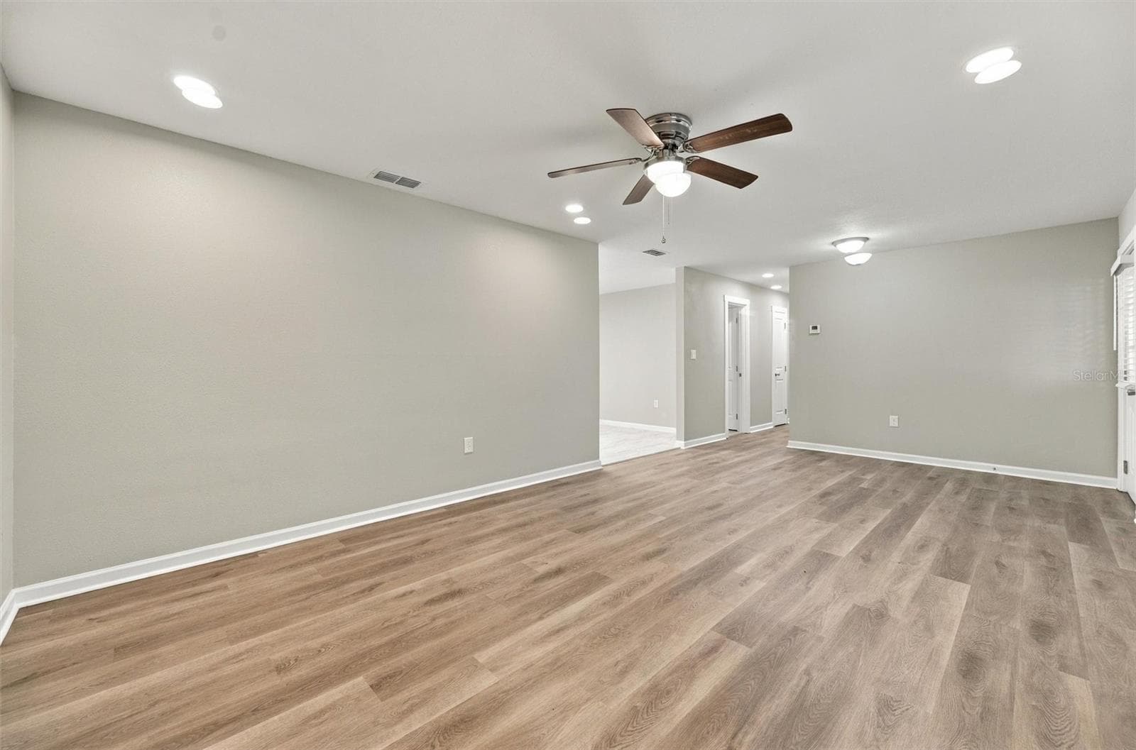 Single Family Residence at 3205 DUNBAR DR, SARASOTA, photo 8 of 41