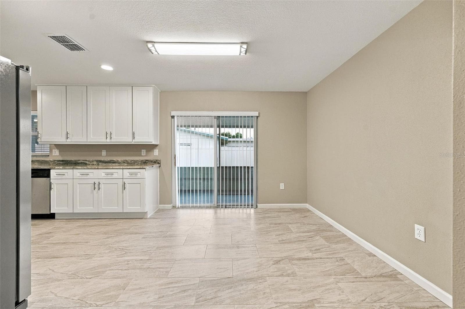 Single Family Residence at 3205 DUNBAR DR, SARASOTA, photo 9 of 41